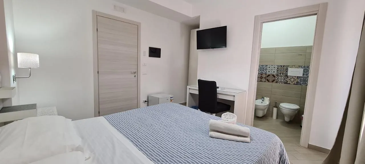 *** Bed & Breakfast Belvedere Rent Rooms Campofelice Di Roccella Italy