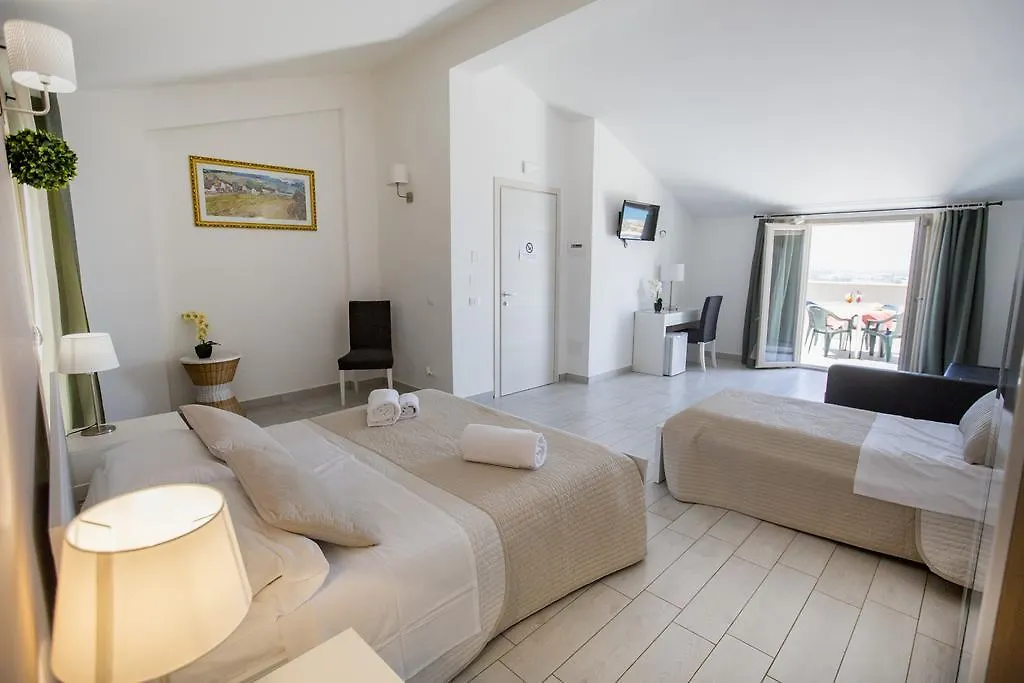 Belvedere Rent Rooms Campofelice Di Roccella