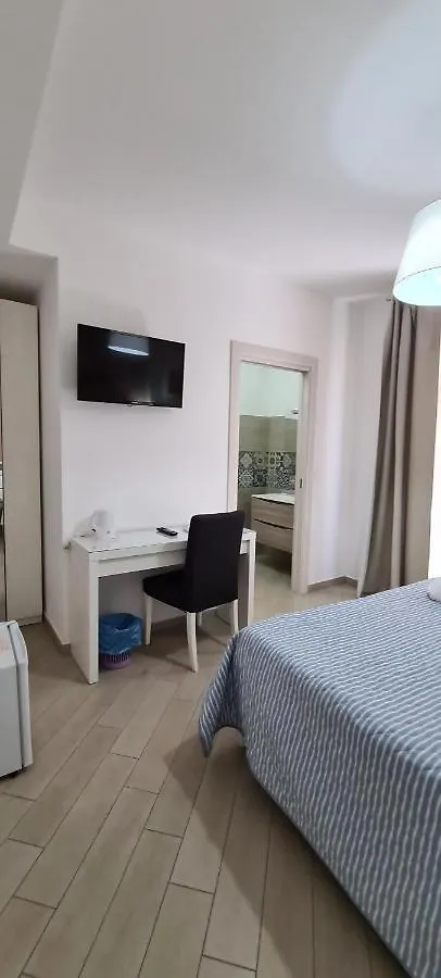 Belvedere Rent Rooms 3*, كامبوفيليتْشّي دي روتْشّي إيطاليا