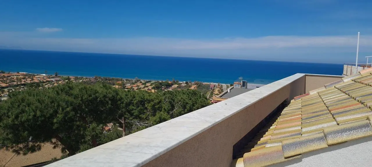 Belvedere Rent Rooms فندق مبيت وإفطار كامبوفيليتْشّي دي روتْشّي