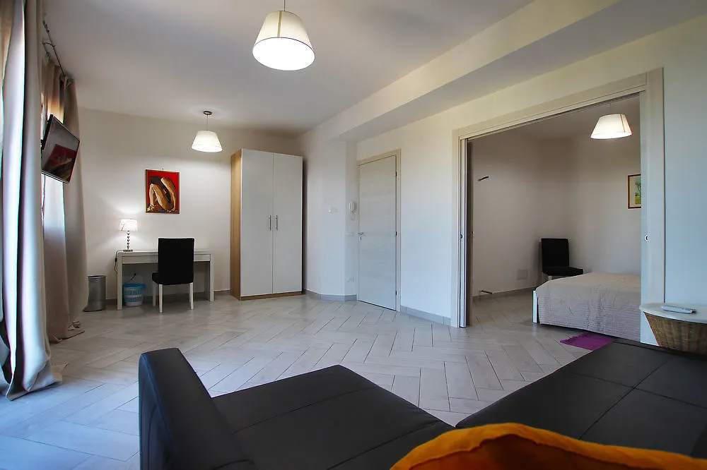 Belvedere Rent Rooms 3*, كامبوفيليتْشّي دي روتْشّي إيطاليا