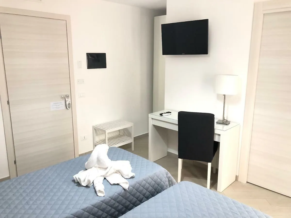 Belvedere Rent Rooms Campofelice Di Roccella Bed & Breakfast